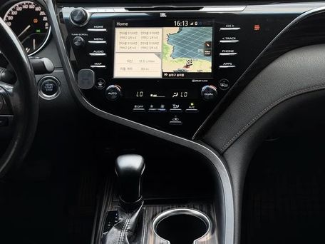 Toyota Camry, 2018 — сүрөт 10