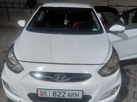 Hyundai Accent, 2011 — 照片 13