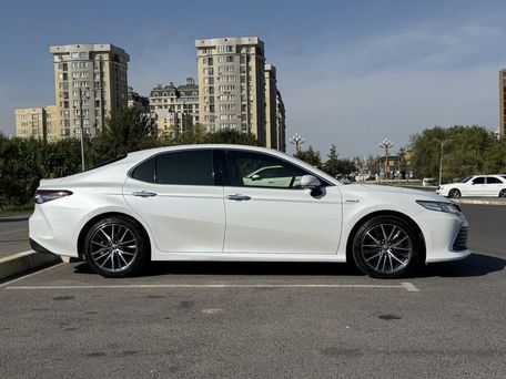 Toyota Camry, 2022 — photo 4