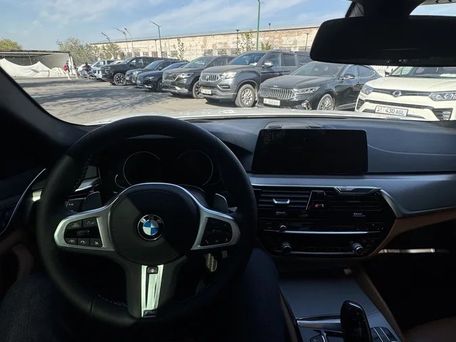 BMW 5 серии, 2018 — 照片 4