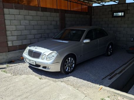 Mercedes-Benz E-Класс, 2004 — 照片 3
