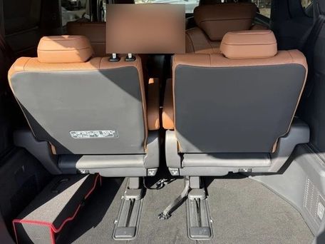 Toyota Alphard, 2023 — фото 10