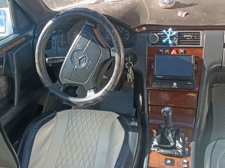 Mercedes-Benz E-Class, 1996 — photo 11