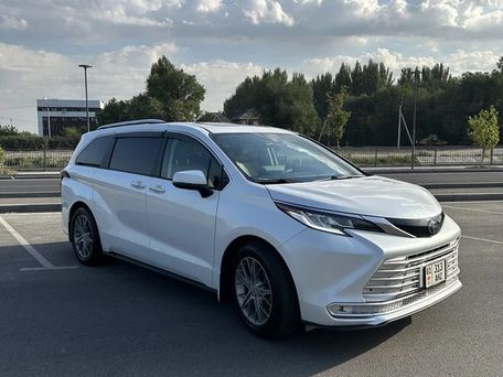 Toyota Sienna, 2022 — сүрөт 2