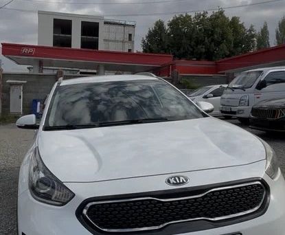 Kia Niro, 2017 — photo 1