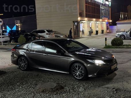 Toyota Camry, 2022 — photo 2