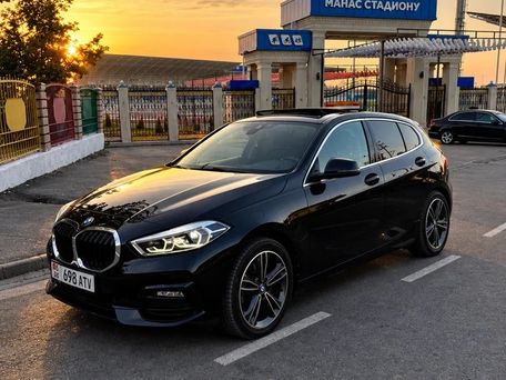 BMW 1 серии, 2022