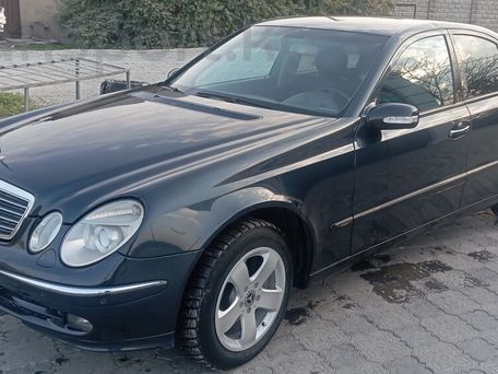 Mercedes-Benz E-Class, 2005 — photo 1