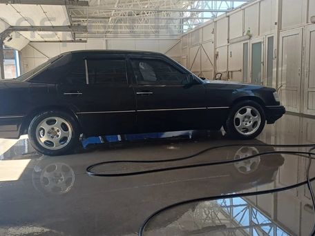 Mercedes-Benz E-Класс, 1993 — фото 3