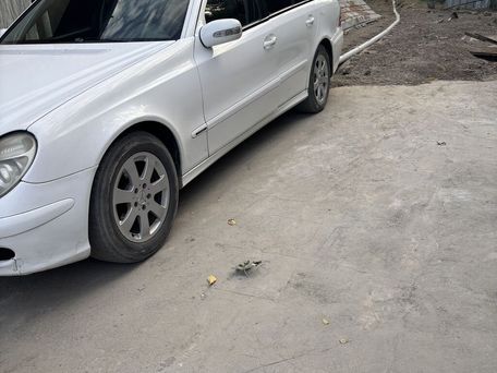 Mercedes-Benz E-Класс, 2003 — 照片 3