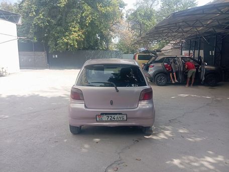 Toyota Vitz, 2000 — 照片 4
