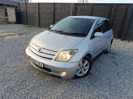 Toyota Ist, 2003