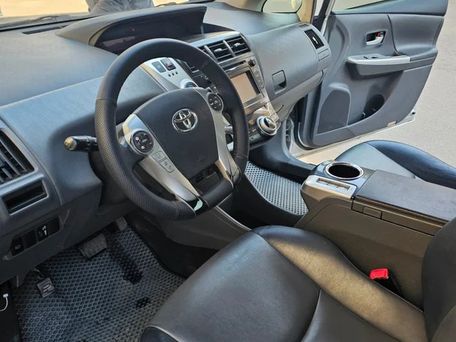 Toyota Prius v (+), 2013 — фото 7