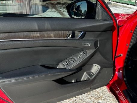 Honda Accord, 2018 — photo 8