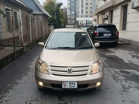 Toyota Ist, 2003