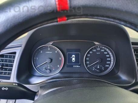 Hyundai Elantra, 2018 — сүрөт 12