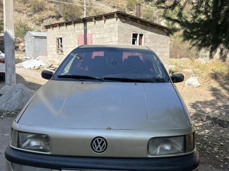 Volkswagen Passat, 1989