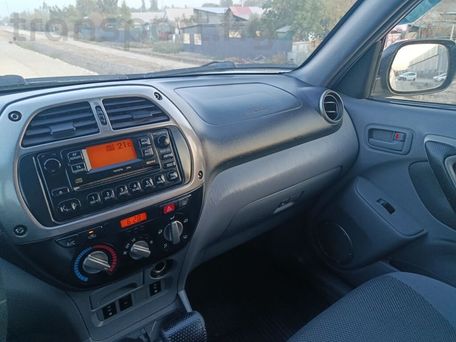 Toyota RAV4, 2003 — сүрөт 9