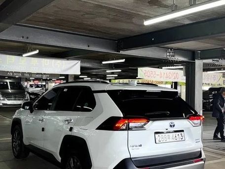 Toyota RAV4, 2023 — фото 10