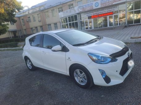 Toyota Prius c, 2017 — фото 3