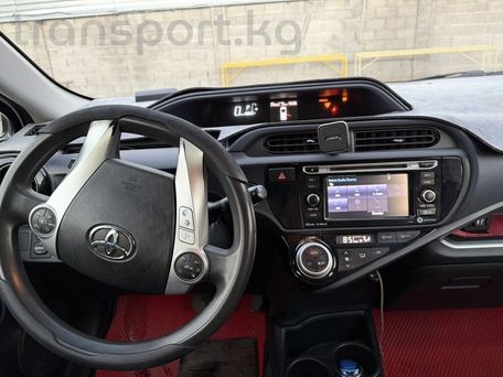 Toyota Prius c, 2016 — photo 16