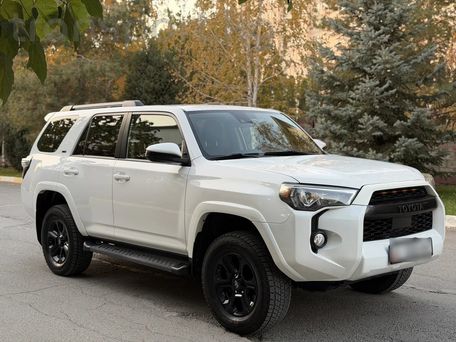 Toyota 4Runner, 2019 — photo 2