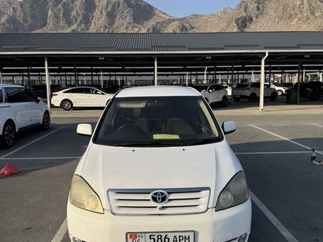 Toyota Ipsum, 2003 — photo 1