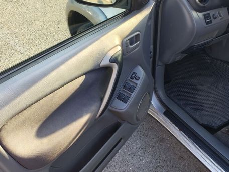 Toyota RAV4, 2001 — 照片 7