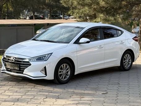 Hyundai Avante, 2019 — 照片 1