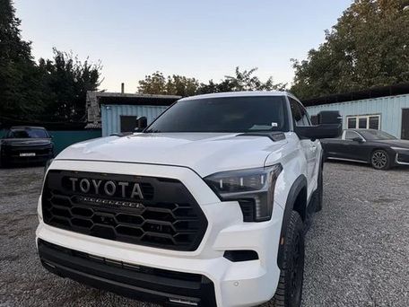 Toyota Sequoia, 2022