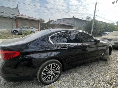 BMW 5 Series, 2018 — photo 1
