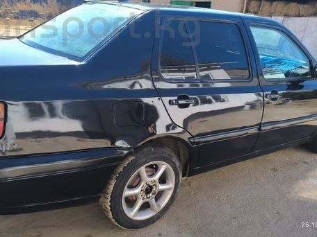 Volkswagen Vento, 1994 — photo 3