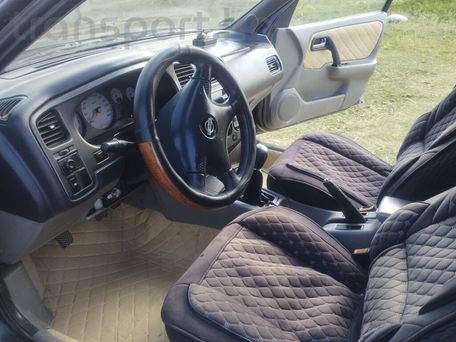 Nissan Primera, 2001 — 照片 5