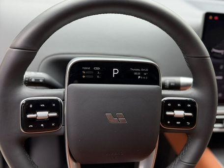 Li Auto (Lixiang) L6, 2025 — 照片 7