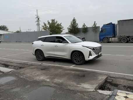 Changan UNI-Z, 2025 — 照片 2