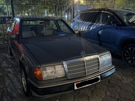 Mercedes-Benz W124, 1989 — фото 15