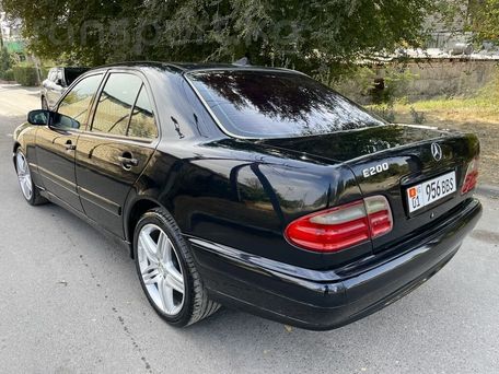 Mercedes-Benz E-Класс, 2001 — 照片 6