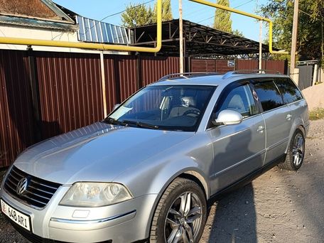 Volkswagen Passat, 2004 — 照片 1