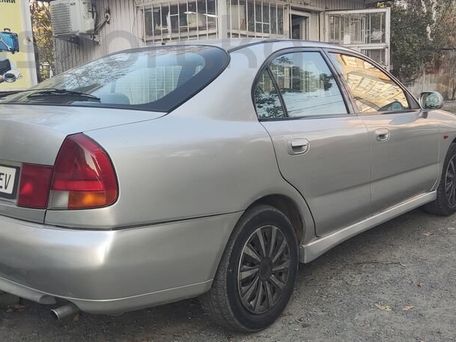 Mitsubishi Galant, 1999 — 照片 5