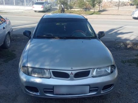 Mitsubishi Carisma, 1995 — photo 2
