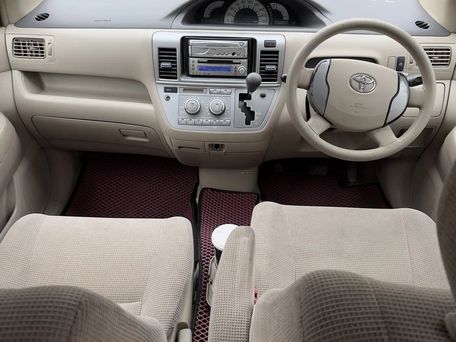 Toyota Raum, 2003 — фото 5