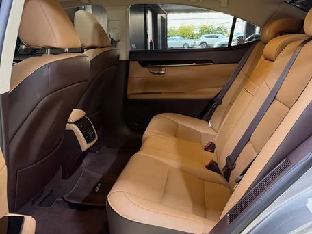 Lexus ES, 2017 — 照片 11