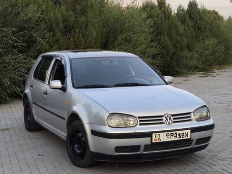 Volkswagen Golf, 2000