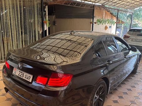BMW 5 серии, 2011 — 照片 4