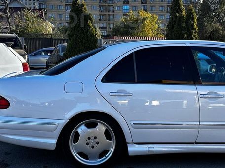 Mercedes-Benz E-Class AMG, 2001 — photo 10