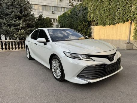 Toyota Camry, 2019 — фото 1