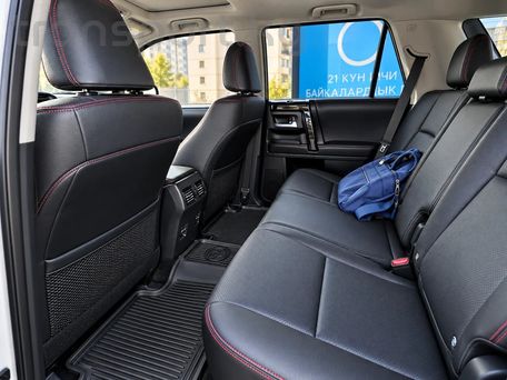 Toyota 4Runner, 2019 — photo 8