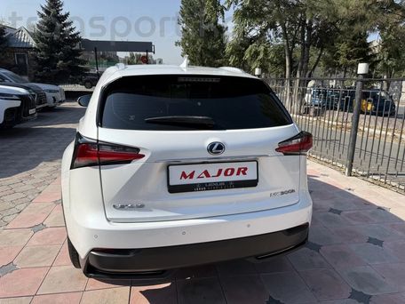 Lexus NX, 2017 — 照片 3