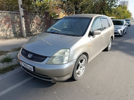 Honda Stream, 2002 — 照片 1