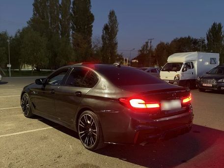 BMW 5 серии, 2018 — 照片 6